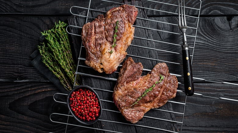 Grilled chuck steak on cooling rack