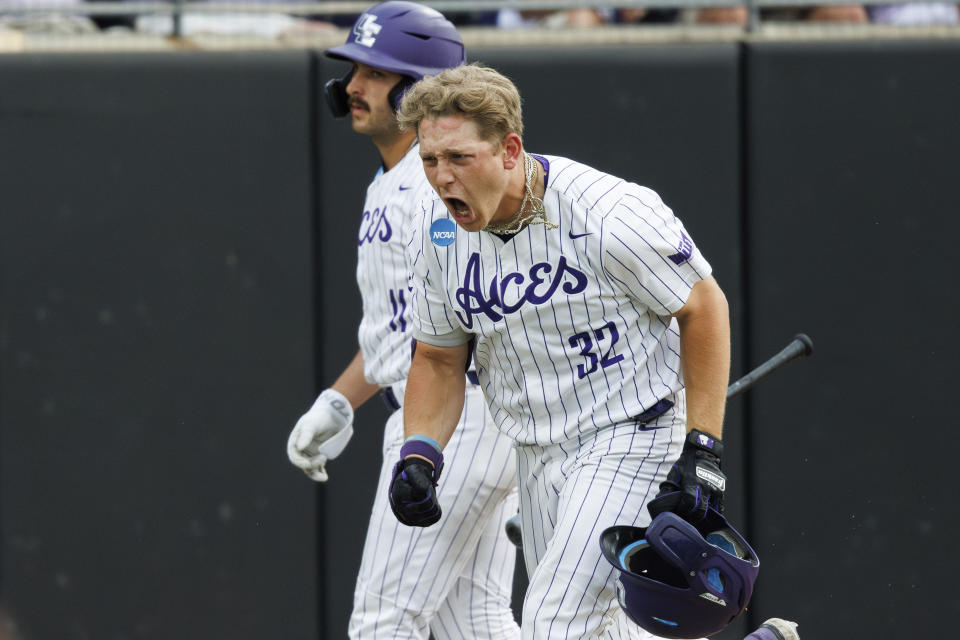 The Evansville Purple Aces are moving on. (Ben McKeown/AP Photo)