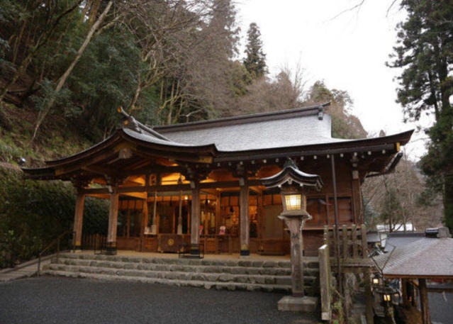 京都貴船神社四季好風景，祭拜水神的美麗神社及結緣聖地