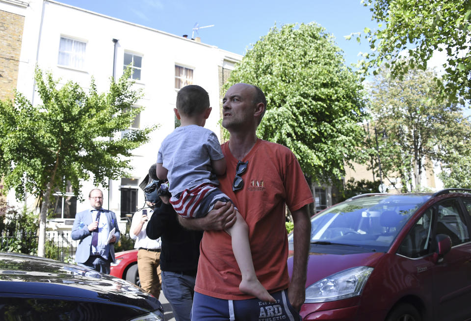 Britain's Prime Minister Boris Johnson's senior aid Dominic Cummings arrives back at his home, in London, Saturday May 23, 2020. The British government faced accusations of hypocrisy on Saturday after the revelation that Prime Minister Boris Johnson's top adviser Cummings, traveled more than 250 miles (400 kms) to his parents' house during a nationwide lockdown while he was showing coronavirus symptoms. (AP Photo/Alberto Pezzali)