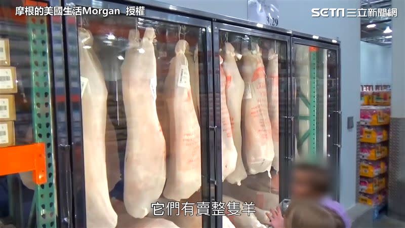 店裡販售真空包裝的整隻豬和羊。（圖／摩根的美國生活Morgan 授權）