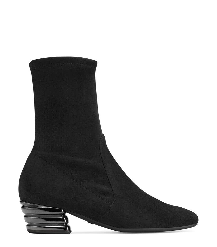 <p>stuartweitzman.com</p><p><a href="https://go.redirectingat.com?id=74968X1596630&url=https%3A%2F%2Fwww.stuartweitzman.com%2Fproducts%2Fraina-45&sref=https%3A%2F%2Fwww.townandcountrymag.com%2Fstyle%2Ffashion-trends%2Fg33536231%2Fstuart-weitzman-sale-august-2020%2F" rel="nofollow noopener" target="_blank" data-ylk="slk:Shop Now;elm:context_link;itc:0;sec:content-canvas" class="link ">Shop Now</a></p><p>$250</p><p><em>Original Price: $625</em></p>