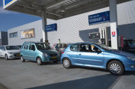 <p>Más aún se paga en impuestos por el litro de la gasolina en Países Bajos, concretamente 0,82 euros, aunque el diésel tiene menos carga fiscal, 0,52 €. Aquí el IVA se encuentra en el 21%, igual que en España. (Foto: Sjoerd van der Wal / Getty Images).</p> 