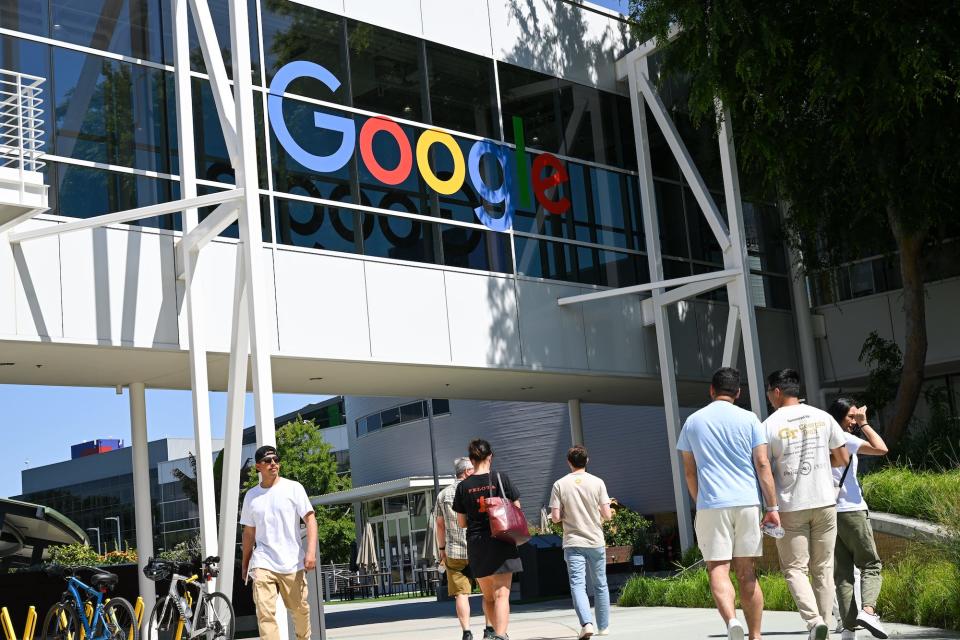 Bei einem Schritt im Bewerbungsprozess scheitern die meisten Bewerber – laut einem Ex-Google-Recruiter. - Copyright: Tayfun Coskun/Anadolu Agency via Getty Images