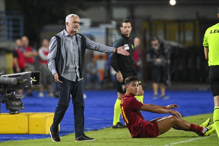 Mourinho y Dybala  en Roma ante Empoli