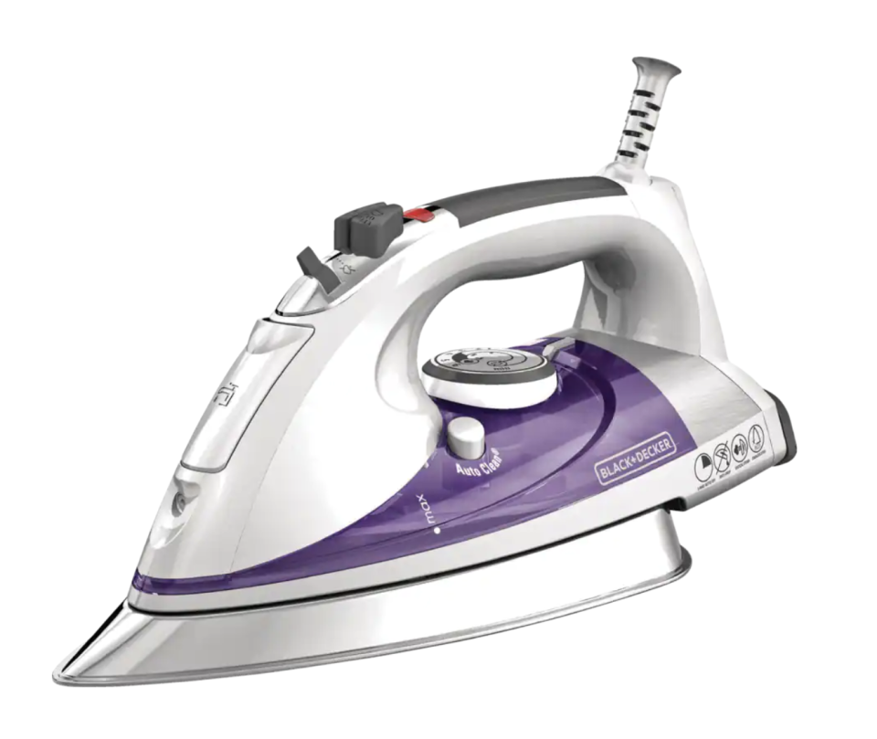 Black & Decker 1500W Pro Steam Iron (photo via Canadian Tire)