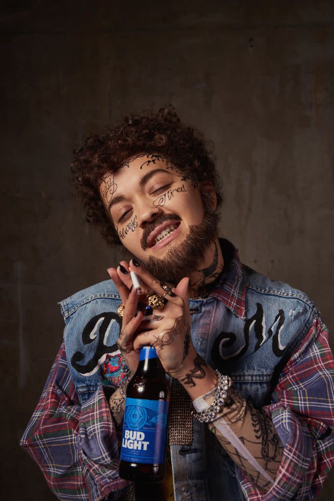 <p>Post Malone, is that you? Singer Rita Ora arrived in disguise as the rapper to 2018's KISS Haunted House Party in London. We're going in "Circles" trying to tell the difference.</p>