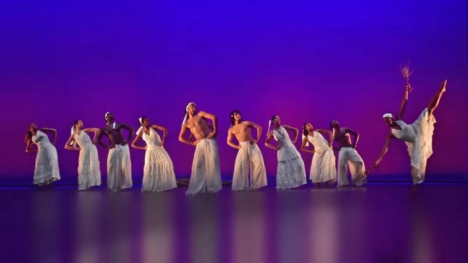 Danza “Tierra ancestral” de Peter London en el Arsht Center.