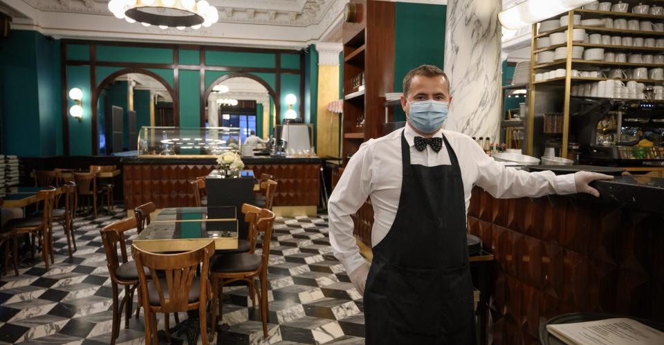 Restaurantes se preparan para la 'nueva normalidad': reabrirán con medidas de sana distancia e higiene