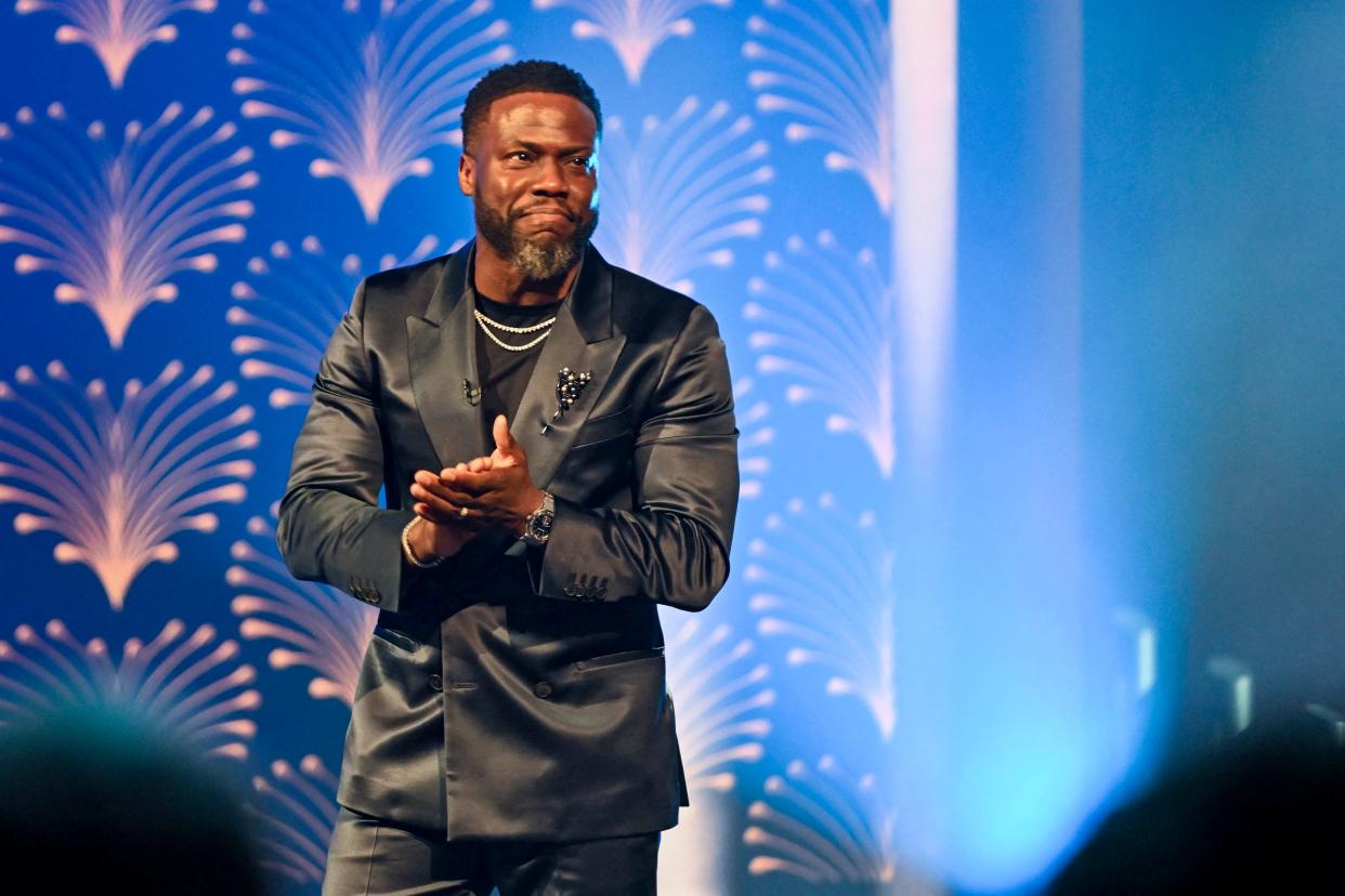 March 24, 2024: Honoree US actor-comedian Kevin Hart acknowledges applause on stage during the 25th Annual Mark Twain Prize For American Humor at the John F. Kennedy Center for the Performing Arts in Washington, DC. This year's award, which is named to honor one of the world's greatest humorists, honors US actor and comedian Kevin Hart.