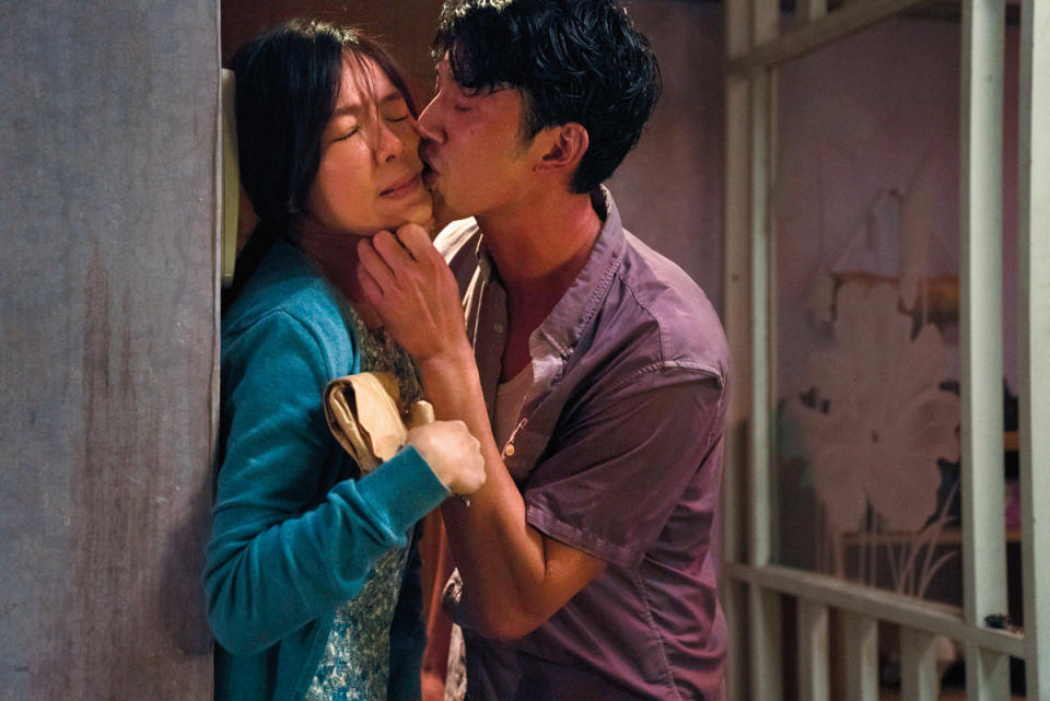 《默殺》中尹馨（左）的演技成為話題，據說在台北電影節放映期間票房也亮眼。右為吳慷仁。