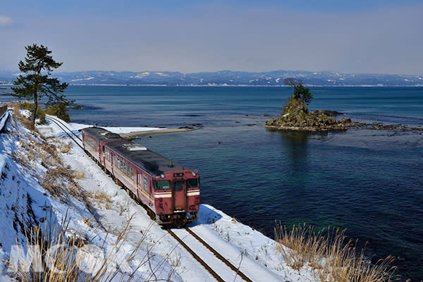 列車上遠遠就可以看到壯麗的立山連峰，壯觀景色不容錯過。（圖片提供／樂天旅遊）