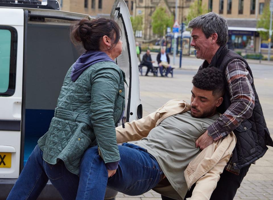 nate robinson, moira dingle, cain dingle, emmerdale