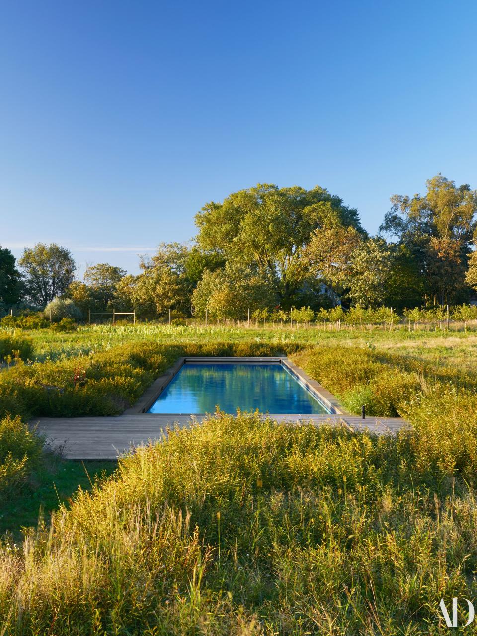 On a waterfront stretch of Long Island, architect Bill Ryall devises an elegant, eco-friendly house to withstand the worst