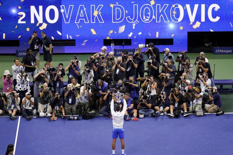 Djokovic, en el foco de todos: en septiembre pasado, tras conquistar el US Open, en Nueva York