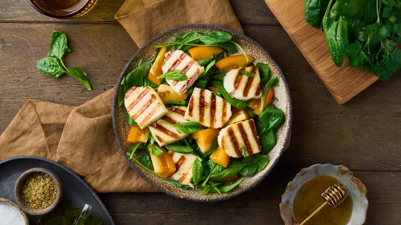 grilled halloumi on salad