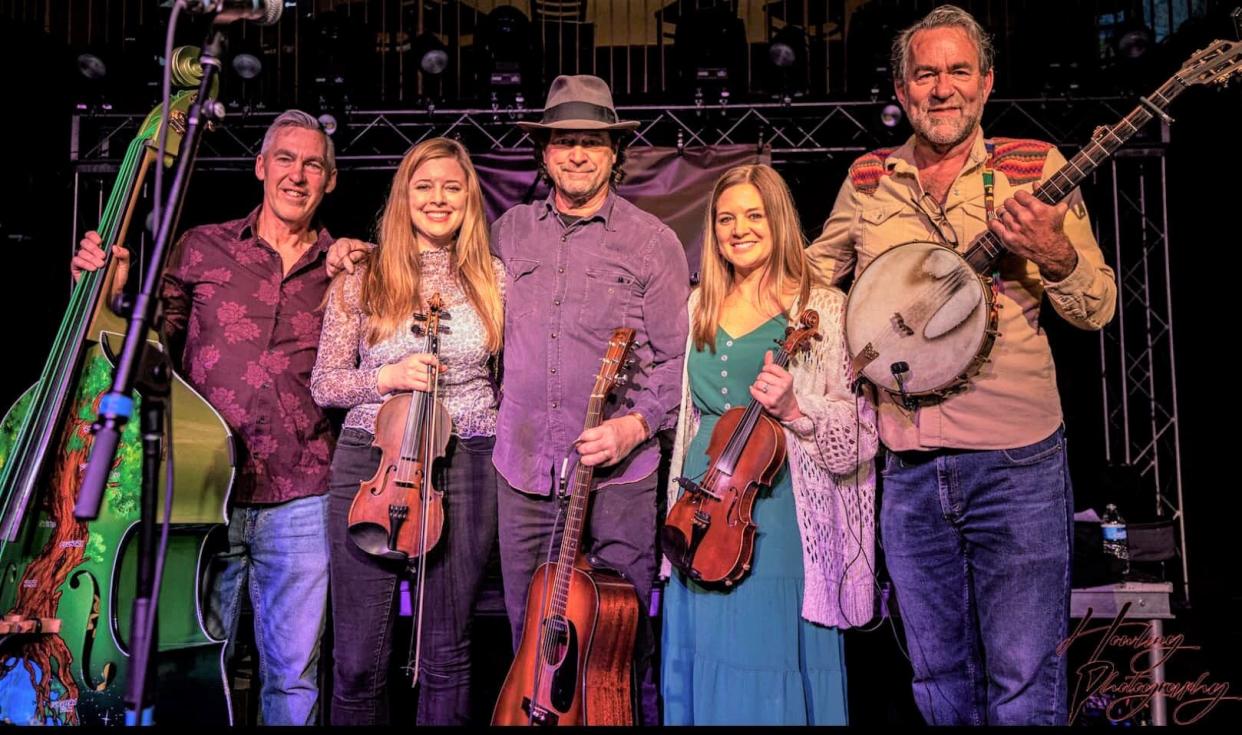 Tiger Maple String Band plays the Rochester bar Hollywood Gardens.