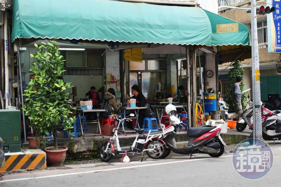 40年老店「天公壇爌肉飯」價格實惠，頗受在地人愛戴。