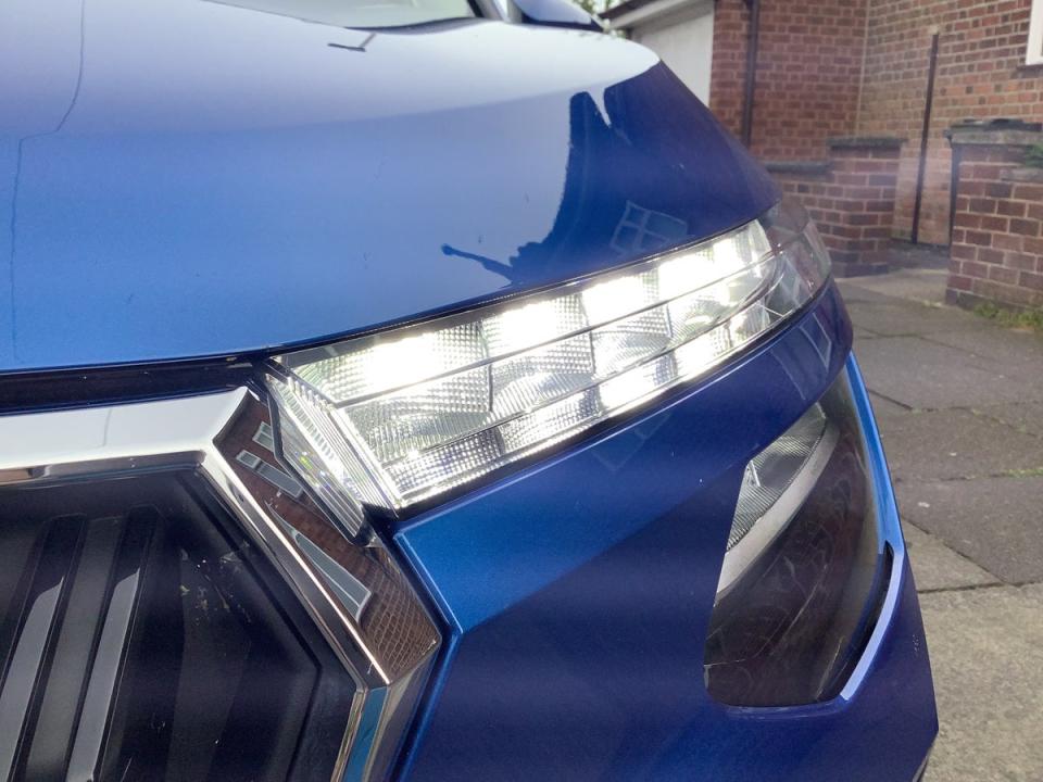 The SE L model has two-tier LED front lights and dynamic indicators (The Independent)