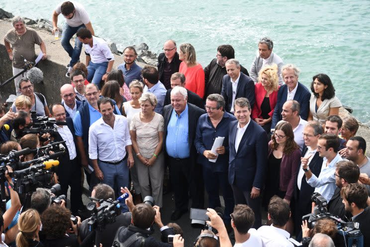 <p>Le 29 avril, 41 députés socialistes s’abstiennent lors du vote du programme de stabilité. Le groupe dit des “frondeurs”, échaudé par la politique de Manuel Valls trouve un écho auprès de certains ministres. Ainsi, Benoît Hamon, Arnaud Montebourg et Aurélie Filippetti sont écartés du gouvernement lors d’un remaniement. Durant le reste du mandat, le gouvernement aura donc à composer avec une ligne contestataire dans son propre camp. (Photo : AFP)</p>