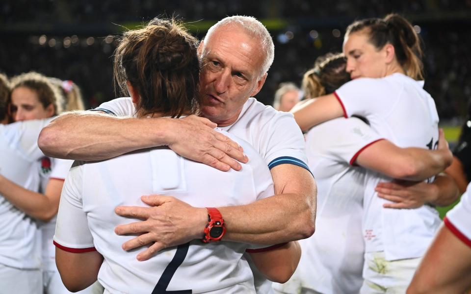 Middleton embraces Amy Cokayne following defeat in the 2022 World Cup final - Hannah Peters/Getty Images