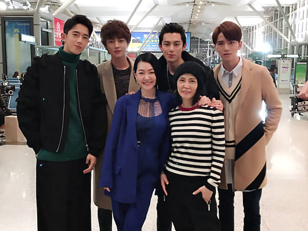 Friendship Friday” Dylan Wang and Dee Hsu were close as brother