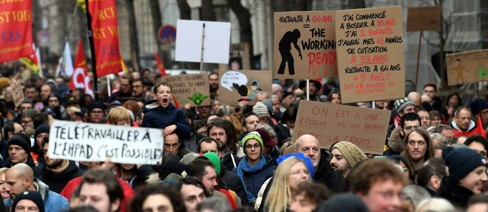 Les syndicats appellent à une cinquième journée de mobilisation, le jeudi 16 février, contre la réforme des retraites débattue actuellement à l’Assemblée nationale (photo d'illustration).  - Credit:BAZIZ CHIBANE / MAXPPP / PHOTOPQR/VOIX DU NORD/MAXPPP