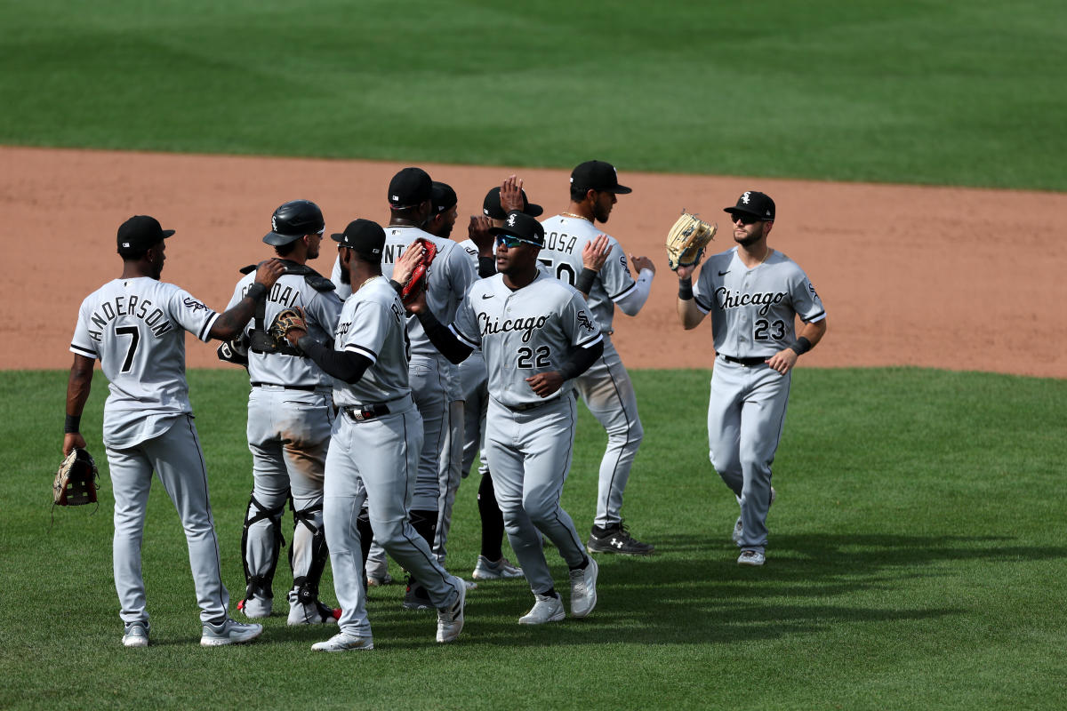 Gibson yields 3 HRs as first-place Orioles blow 4-run lead and fall to White  Sox 10-5 - The San Diego Union-Tribune