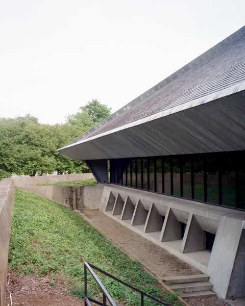 The angular lines of Eero Saarinen’s <i>North Christian Church</i> (1964) were a departure from other religious architecture of the time.