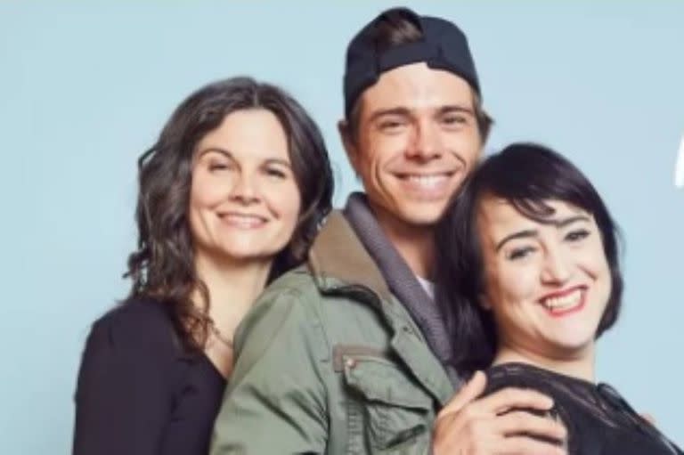 Lisa Jakub, Matthew Lawrence y Mara Wilson en una imagen publicada en la revista People. Fuente: Emily Assiran/Contour/Getty