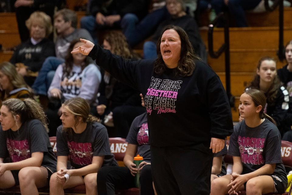 Washington Head Coach Gretchen Miles calls out during their game against the Gibson Southern Titans Saturday, Jan. 13, 2024.