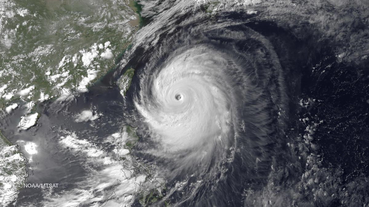 Photos From Space Show Typhoon Lan Headed Toward Japan