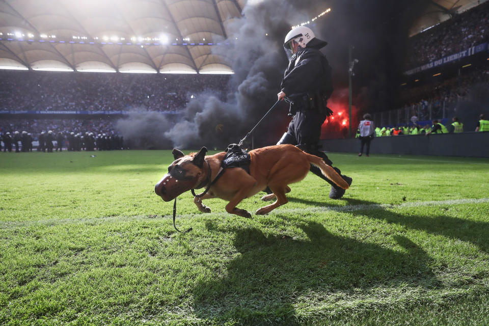 Pyro-Wahnsinn beim HSV-Abstieg