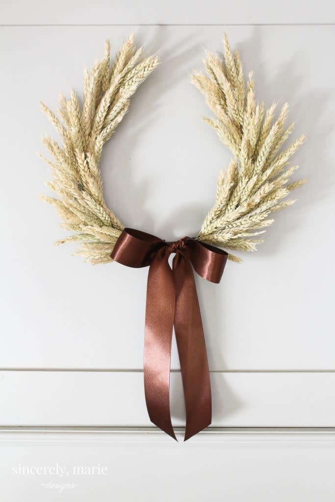 Horseshoe Wheat Wreath