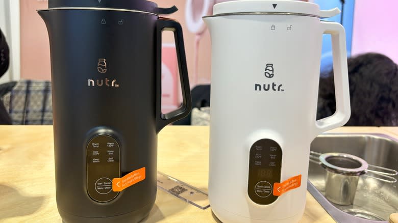 2 Nuttle pitchers