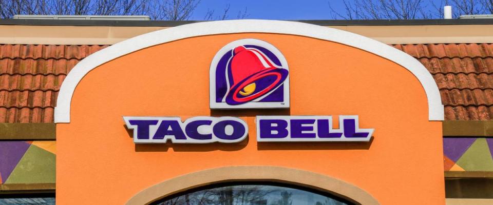 Willow Street, PA - January 25, 2017: Exterior of Taco Bell fast-food restaurant with sign and logo.