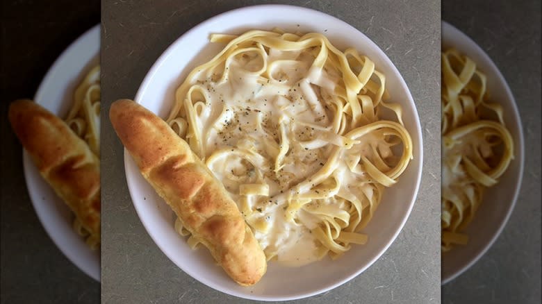 Fazoli's Fettuccine Alfredo