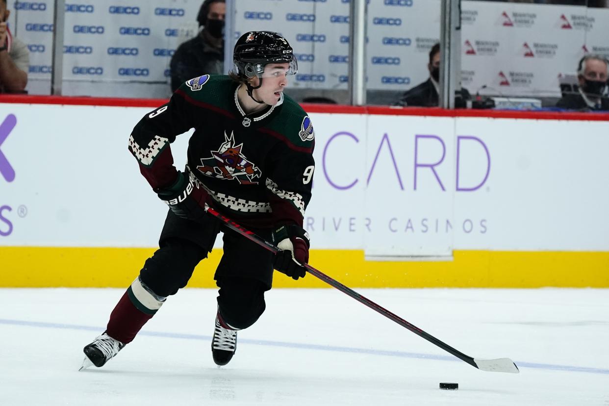 Arizona Coyotes right wing Clayton Keller 