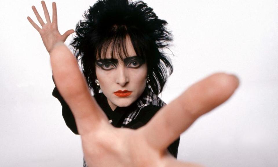 Siouxsie Sioux in black