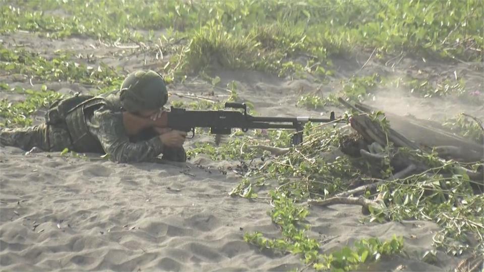 陸軍鳳岫沙灘練兵「時機微妙」　適逢美菲「肩並肩」軍演嚇阻中國