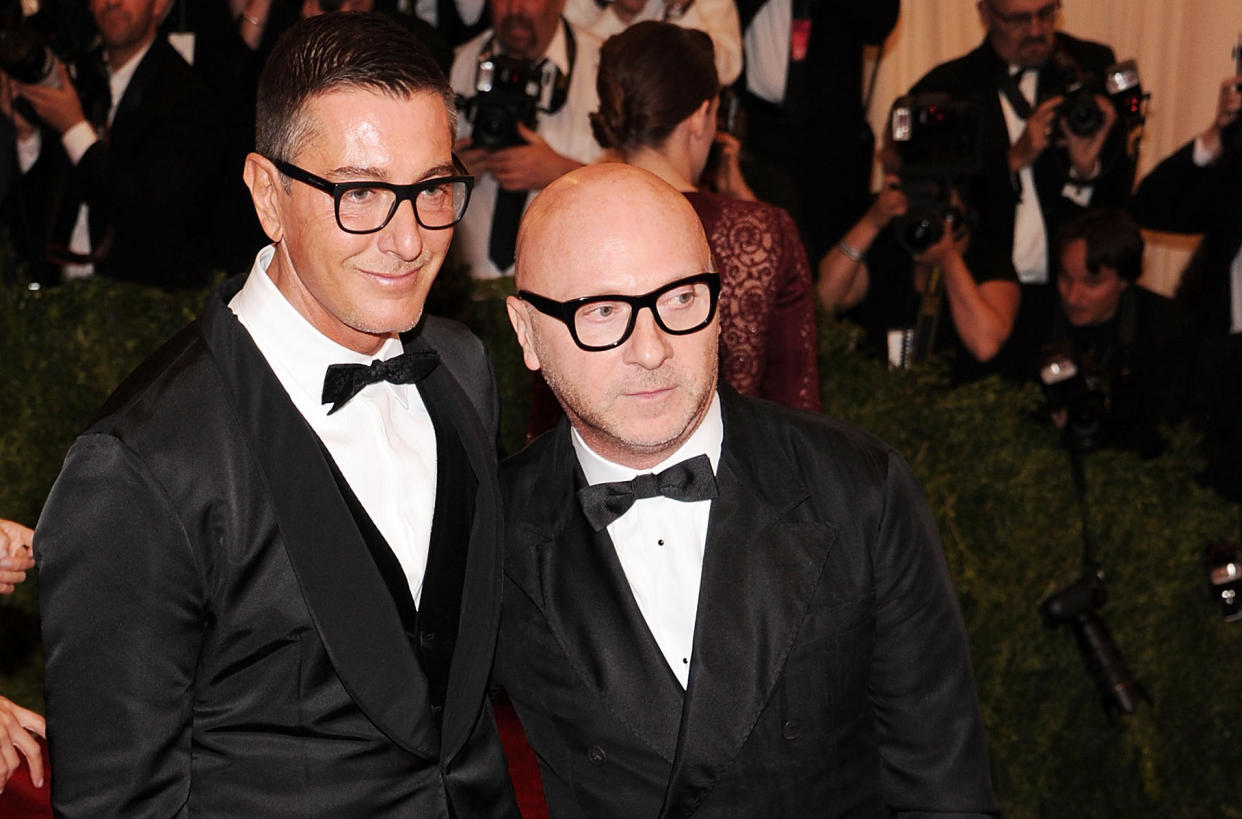 Das Label von Designer Stefano Gabbana (links) und Domenico Dolce steht wegen mehrerer umstrittener Werbevideos in der Kritik. (Bild: Getty Images)