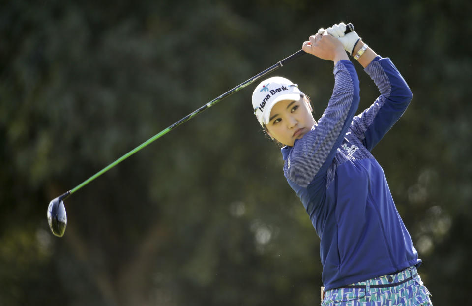 So Yeon Ryu, of South Korea, watches her tee shot on the 16th hole during the first round at the LPGA Kraft Nabisco Championship golf tournament Thursday, April 3, 2014 in Rancho Mirage, Calif. (AP Photo/Chris Carlson)