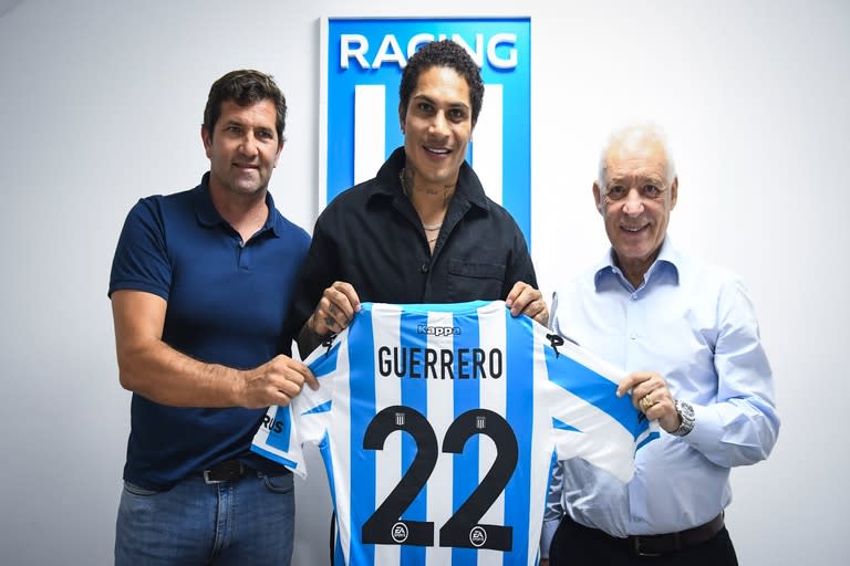 El peruano Paolo Guerrero es nuevo refuerzo de Racing; firmó contrato hasta diciembre de este año y utilizará la camiseta 22