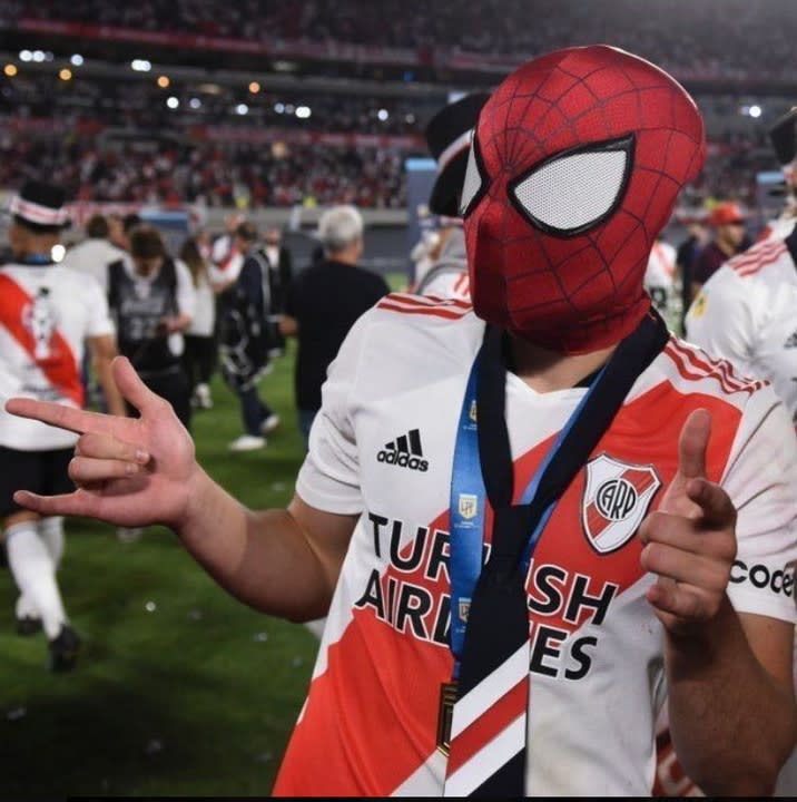 Julián Álvarez empezó con su festejo de la Araña desde sus inicios en River Plate