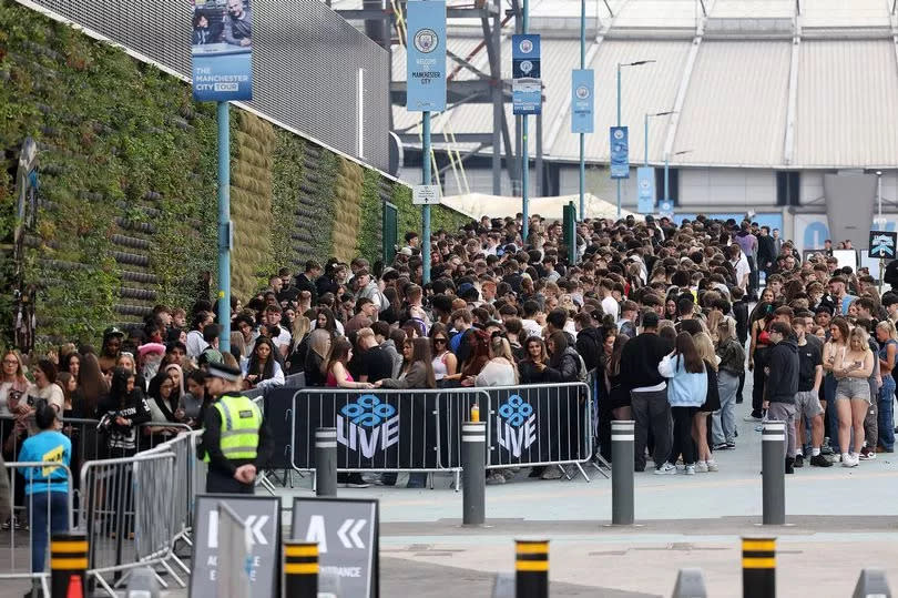 Hundreds of fans have been forced to leave the venue