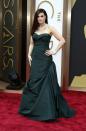 Performer Idina Menzel arrives at the 86th Academy Awards in Hollywood, California March 2, 2014. REUTERS/Lucas Jackson (UNITED STATES - Tags: ENTERTAINMENT) (OSCARS-ARRIVALS)