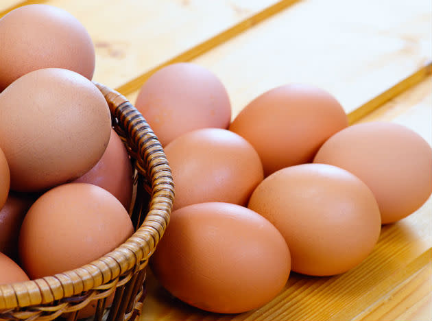 <b>Eggs</b> are an important source of zinc, lutein, B12, Vitamin D, Vitamin A and cysteine which helps in protecting your eyes from various diseases.