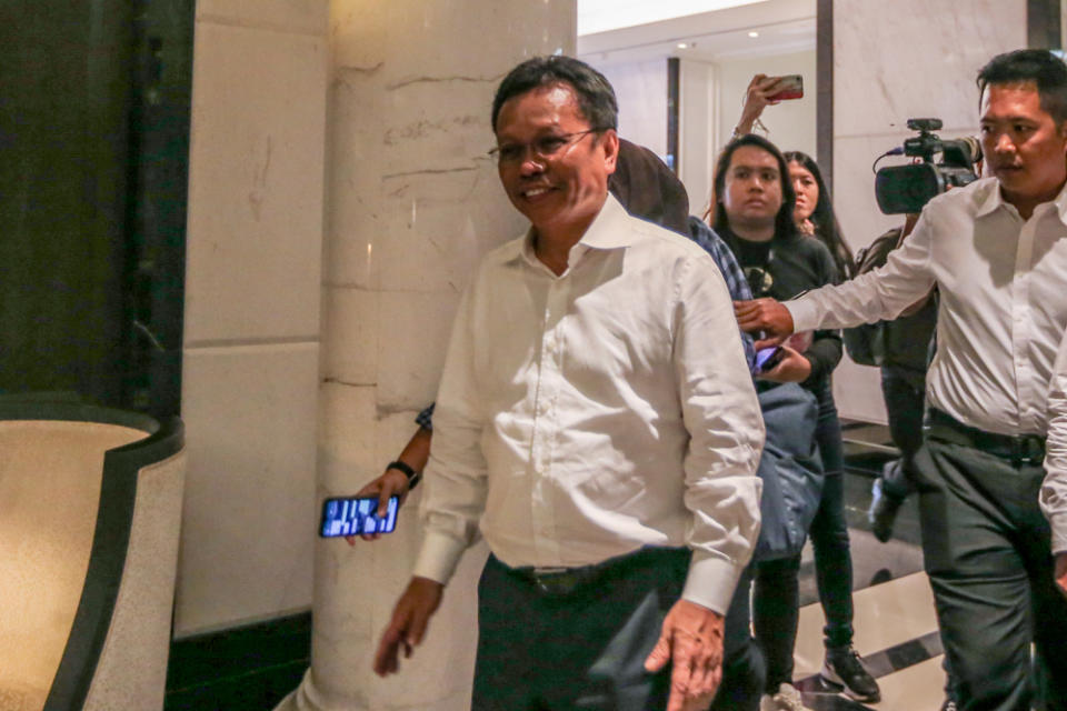 Shafie urged the federal government against pressuring the Warisan-led state government now that the party is part of the federal Opposition bloc. — Picture by Firdaus Latif