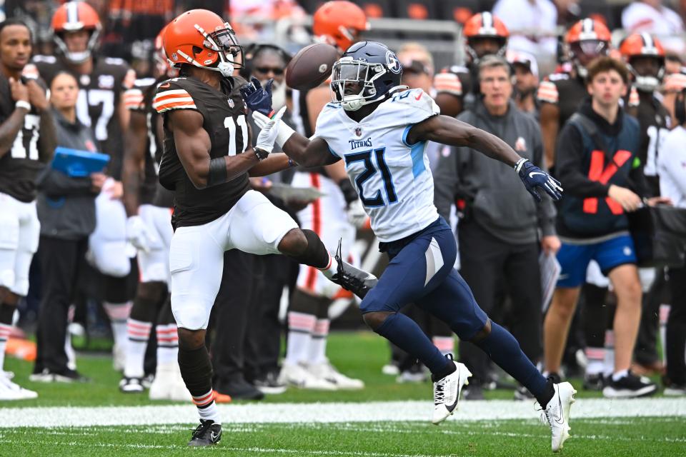 Cleveland Browns wide receiver Donovan Peoples-Jones (11) makes a catch past Tennessee Titans cornerback Roger McCreary (21) on Sept. 24 in Cleveland.