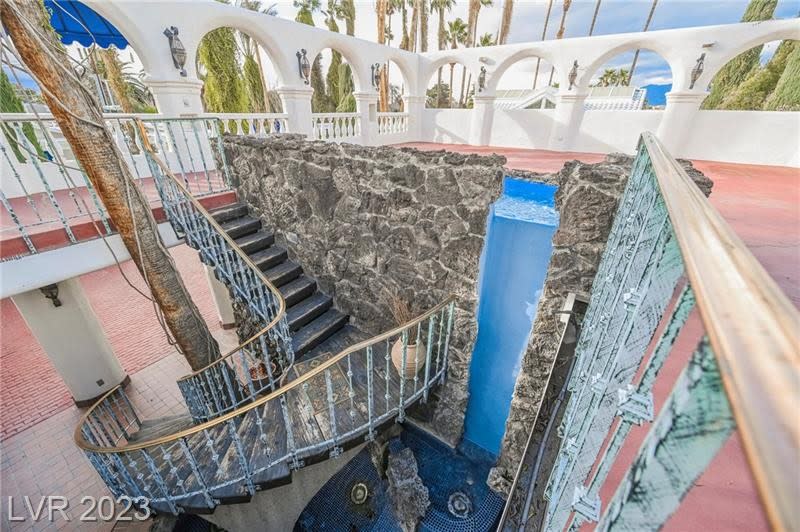 Siegfried & Roy’s Jungle Palace home in Las Vegas for sale, listed at $3 million. (Photo: Ron Miller – Zipp3D)